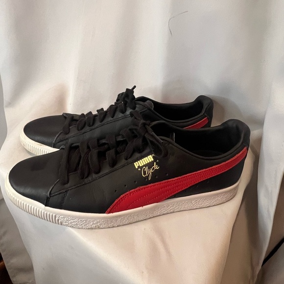 Puma Other - Puma Clyde Core 36929304 Mens Black Leather Classic Lifestyle Sneakers  Size 10